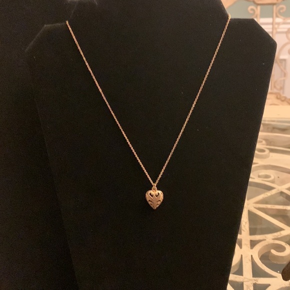 Vintage Gold Tone Necklace with Filigree Heart Pendant 17” - Picture 8 of 11